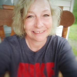 Meet your Posher, Angee